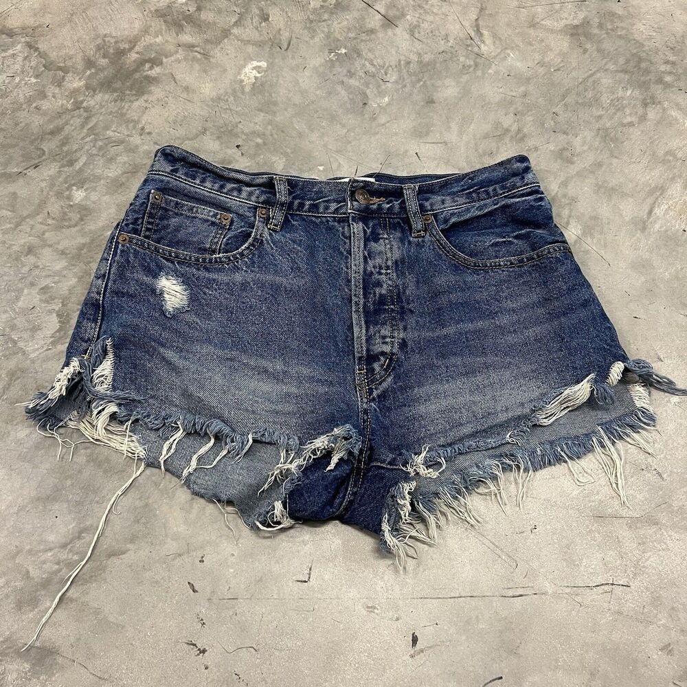 Free People We the Free Shorts Women’s Size 27 Blue Denim Button Fly Cutoff